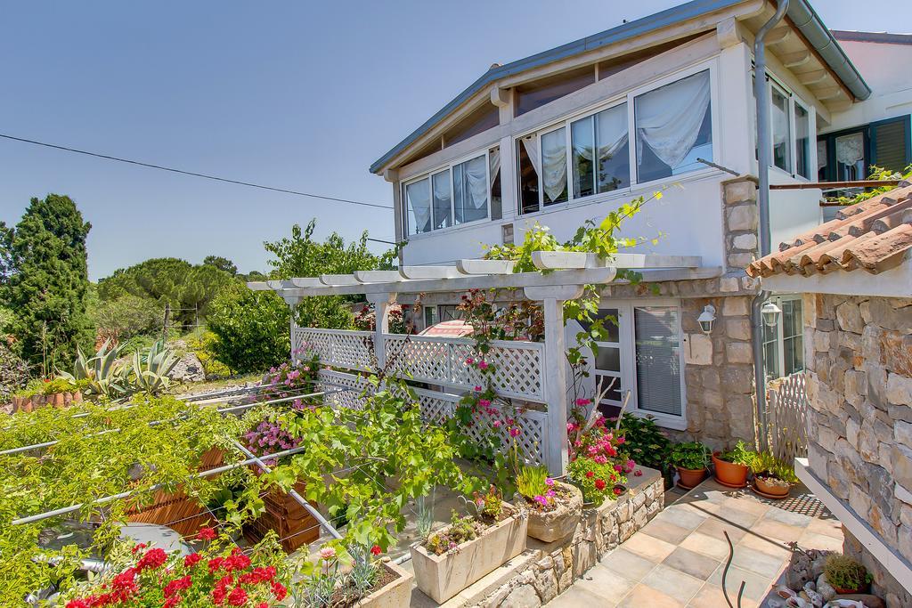 Apartment Neno - Terrace & Parking Veli Losinj Exterior photo