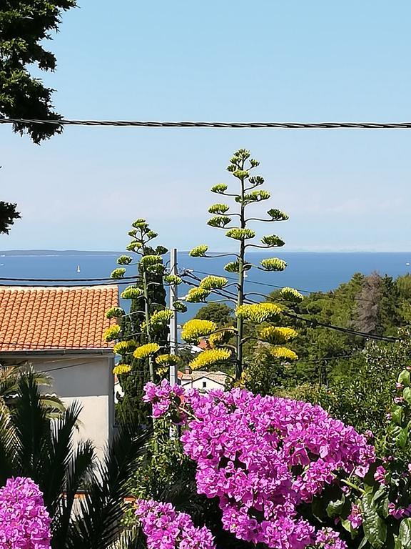 Apartment Neno - Terrace & Parking Veli Losinj Exterior photo