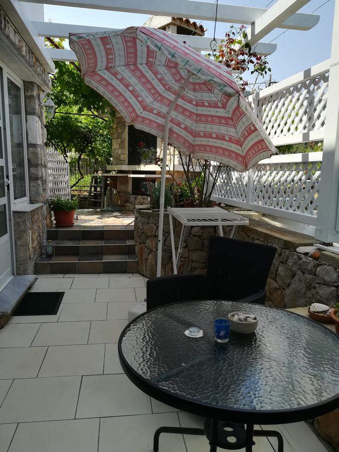 Apartment Neno - Terrace & Parking Veli Losinj Exterior photo